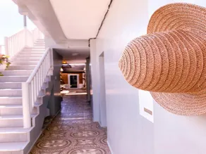 Bella's Guest House - Image 5