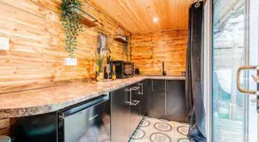 Cadnam Cottage with Private Hot Tub, New Forest - Image 2
