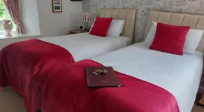 Tudor Cottage - Image 2