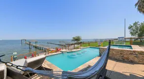 Bayfront Luxury House with Pool - Image 5