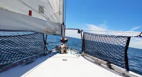 Nuit Insolite à bord d'un Voilier Sète Vieux Port - Image 5