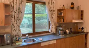 Garden home with pool access - Image 4