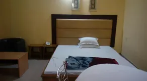 Royal Park Residential Hotel - Image 1