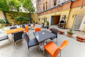 Do Step Inn Westbahnhof - Image 3