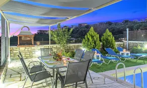 Casa Melia Heated Pool - Image 3