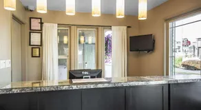 Courtyard Inn Vernon - Image 4