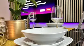 Penthouse, Sonnenbalkon, Netflix - Image 3
