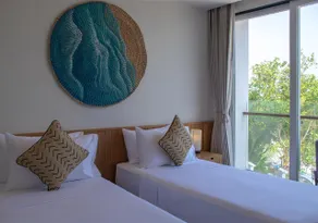 Stone Beach Club - Image 2