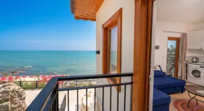 Beach House Hotel - Image 2
