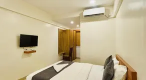 Hotel Aura Inn - Image 2