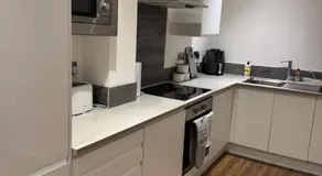Stylish 2-Bed Apartment by Manchester City Cente - Image 5