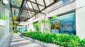 Lloyds Apartasuites Parque 93 - Image 4