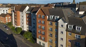Cotels Centro Budget Busting Apartments! CENTRAL LOCATION, PARKING, FIBRE WIFI, SMART TV, FULLY EQUIPPED KITCHEN - Image 3