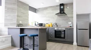 Modern Apartments Near Cardiff City Centre - Image 3
