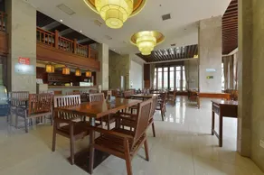 Zhujiang Crystal Hotel - Image 2
