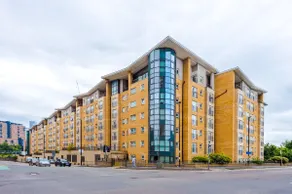 The Salford Luxe | Modern 2 Bed with City Views - Image 3