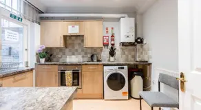 1 Riverside Apartments - Image 5