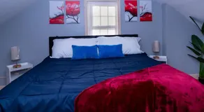 King Beds -Pet Friendly Fully Fenced Yard - Image 2