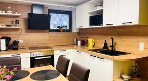 Charming Apartment with Mountain View - Image 3