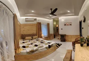Moonlight - Riverfront Premium Villa with Pool - Image 4