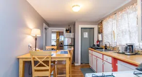 Perfectly Located Private Apartment - Image 5