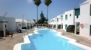 Avkopplande lägenhet med pool och stor terrass nära stranden - Image 4
