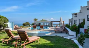 Yria Beach Hotel - Image 4