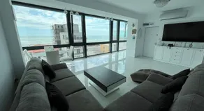 Luxury apartment with sea view - Image 2