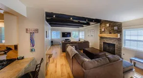 TheDragon's Den Mega Cabin Sleeps 12 - Image 2