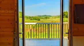 Pond View Pod 1 with Outdoor Hot Tub - Fife - Loch Leven - Lomond Hills - Image 4