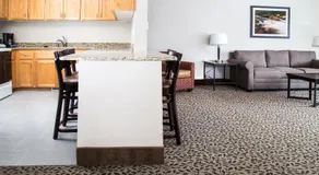 Gray Wolf Inn & Suites - Image 5