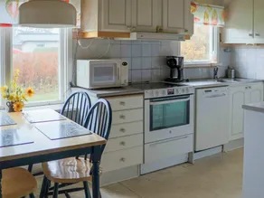 Summer cottage near the beach - Image 2
