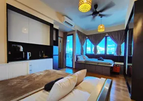 Penthouse Sky Jacuzzi At KLCC - Image 5