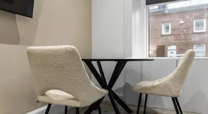 1-Bed Ground Floor Flat with Sofa Bed in Alexandria - 10 mins to Loch Lomond - Long Stays Welcome - Image 3