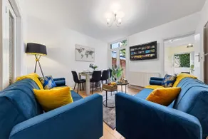 Homely 3BR Watford|Office & Garden|10 min to Tube - Image 3