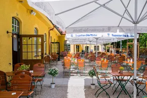 Gutshotel Menterschwaige - Heritage Boutique Hotel with Timless Elegance - Image 3