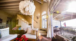 'Cardamom House', Enchanting Vacation Home 2 min from the Beach, Sleeps 5 - Image 3