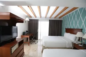 Capital Plaza Hotel - Image 2