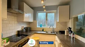 2 Bedroom Ap Close to Woking town with Free Parking - Image 4