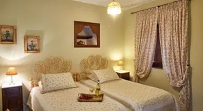 Triantafillies Traditional Hotel - Image 2