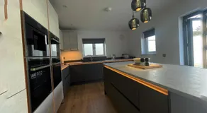 5 Bed house sleeps10 free parking pets city centre - Image 3