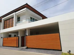 Hill home - Image 2