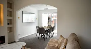 Solaire - Luxury 3BR Near Gatwick, Fire Place, Garden & Free Parking - Image 4