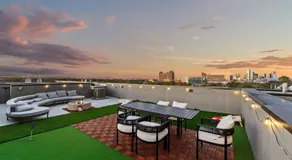 Luxury 3BR Dallas Bishop Arts - Skyline View from Rooftop - Garage - MiniGolf - Firepit - WORLD CUP - Image 4