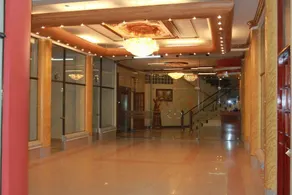 Golden Palace - Image 4