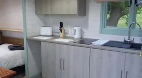 Shepherds hut Lowri - Image 3