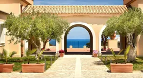 Cefalù Seaside Pool Villa - Image 2