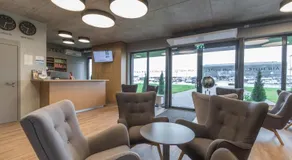 Air Hotel - Image 3