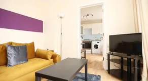 Redland Park By N And N Stays Ltd, 3 Bedroom House Perfect For Contractors & Workers, Close to local amenities and work sites in Bath, Free Parking - Image 2