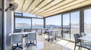 Port View Guesthouse - Image 4